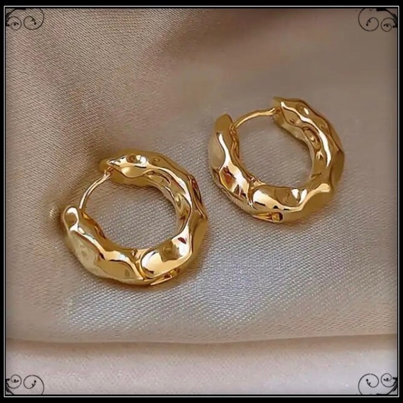 None Jewelry - New gold nugget chunky mod textured  huggie hoop earrings